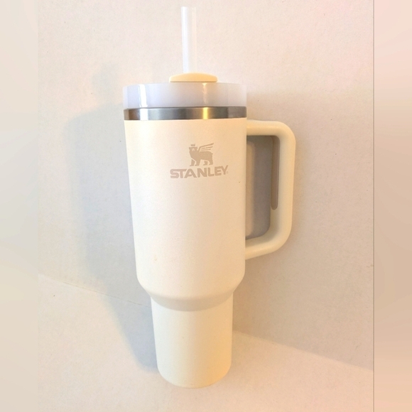 Stanley Other - Stanley 40 oz Quencher white/cream/neutral